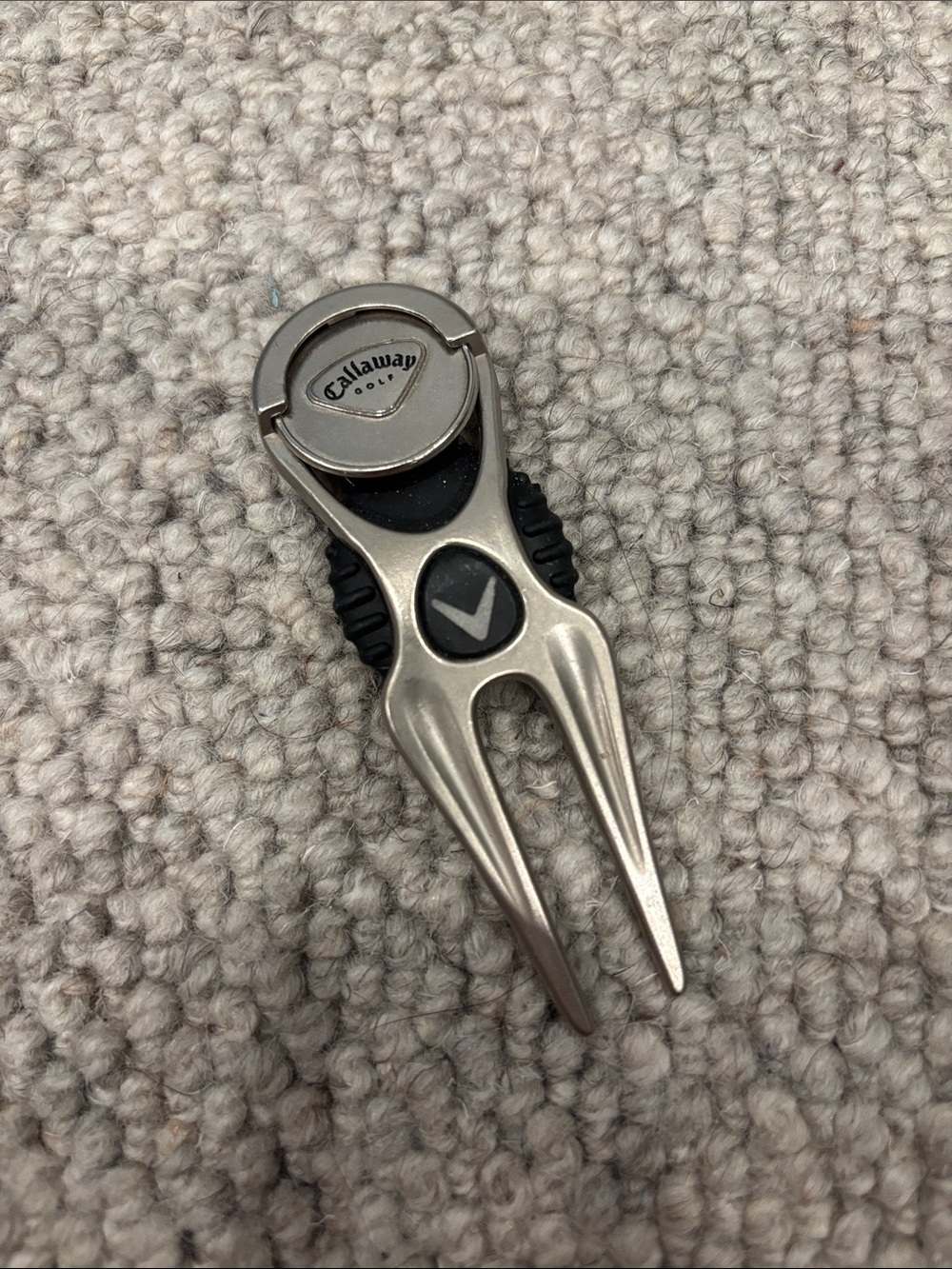 Callaway Silver and Black Golf Divot Tool with Ball Marker